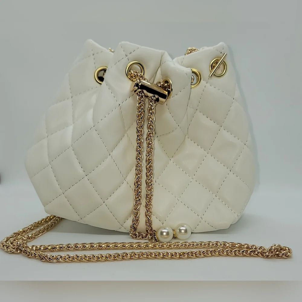 White vegan leather puffy bucket bag with gold strap - Picture 1 of 4